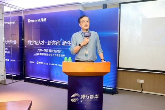 圖片包含 室內, 墻壁, 監視器, 地板
描述已自動生成